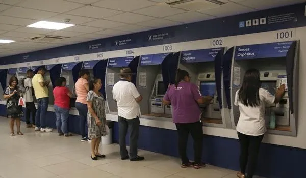 Caixa libera auxílio emergencial para 200 mil pessoas que estavam em análise ou reanálise