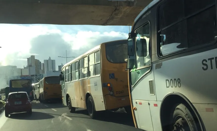 EXTRA: Protesto dos rodoviários pode render mais de R$ 1 mi à Transalvador; Entenda