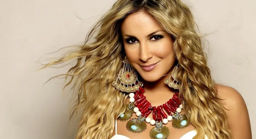 LEI ROUANET: Claudia Leitte recebe R$ 356 mil do Governo para autobiografia