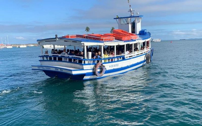 A travessia Salvador-Mar Grande é um dos principais meios de transporte entre a capital baiana e a Ilha de Itaparica, atendendo milhares de passageiros diariamente, principalmente nos fins de semana e feriados/Foto: Reprodução