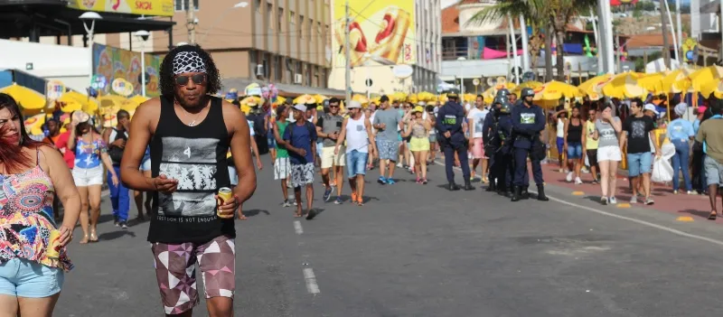 PRIMEIRA VEZ: Uber circula pela primeira vez no Carnaval, mas não desbanca concorrência
