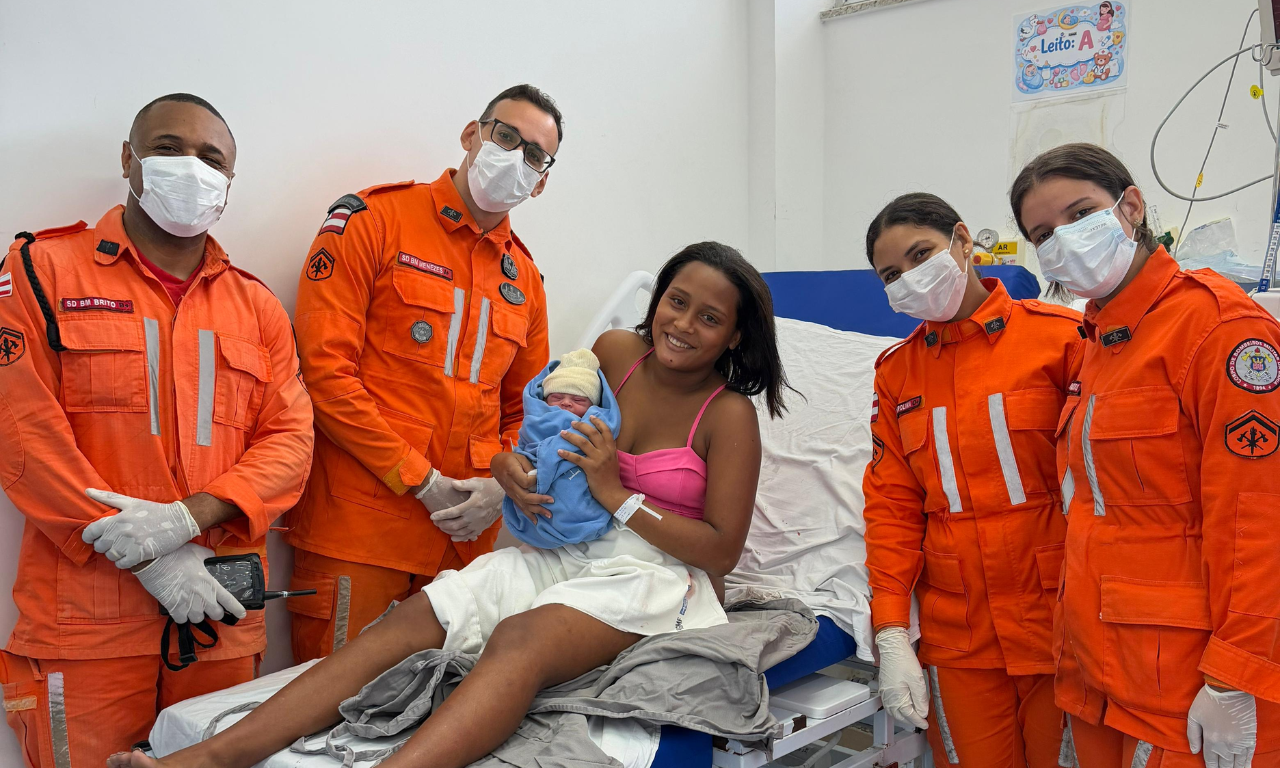 Beb&ecirc; nasce em viatura dos bombeiros em Lauro de Freitas.Foto: Divulga&ccedil;&atilde;o | SSP-BA