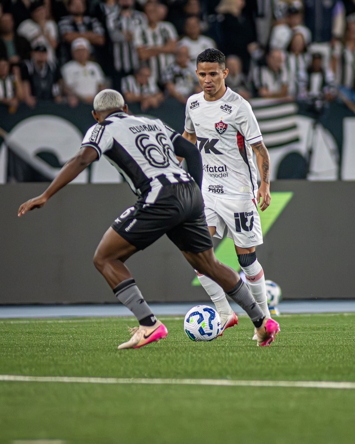 Em jogo atrasado da 4&ordf; rodada do Brasileir&atilde;o, Botafogo x Vit&oacute;ria se enfrentam nesta quinta-feira (23), no Rio de Janeiro, buscando ficar na primeira parte da tabela. Foto: Victor Ferreira/EC Vit&oacute;ria