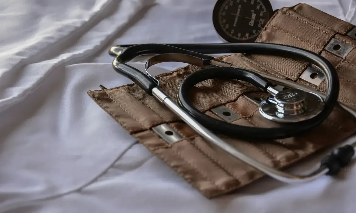 Maiores remunerações do concurso público de Doutor Pedrinho (SC) são para cargos de médico e engenheiro. Foto: Marcelo Leal / Unsplash