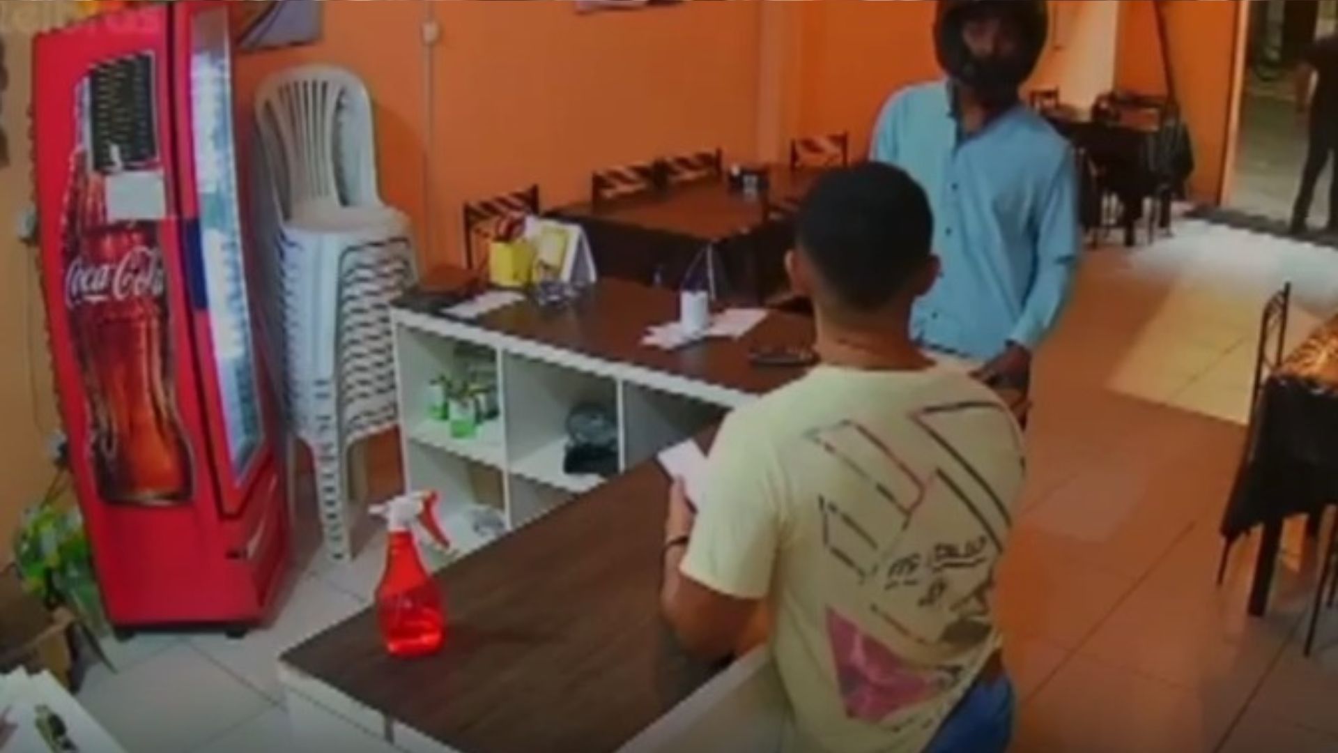 Dono de pizzaria é morto dentro de estabelecimento. Foto: Reprodução | Vídeo