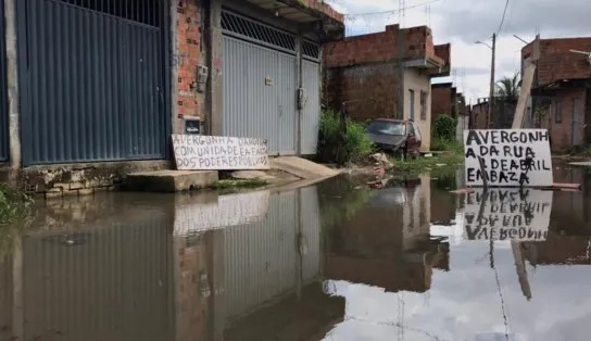 Na Rua da Mentira, esgoto para todo mundo ver é muito verdade no Subúrbio de Salvador; entenda 