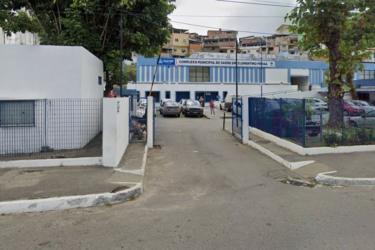 Após surto, motorista foi atendido no Centro de Saúde. Foto: Reprodução | Google Mapssta Onibus 02