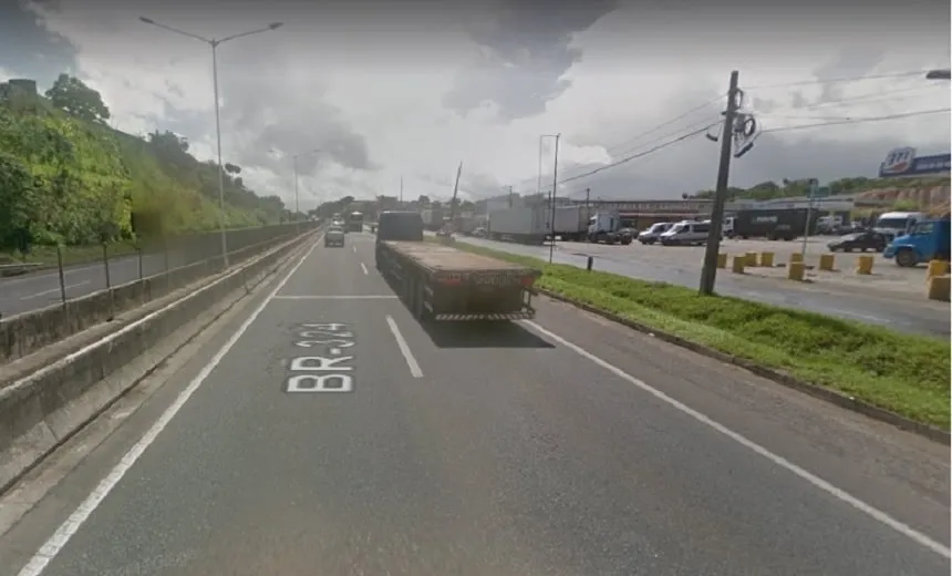 Moradores de Valéria fazem protesto e interditam trânsito na BR-324
