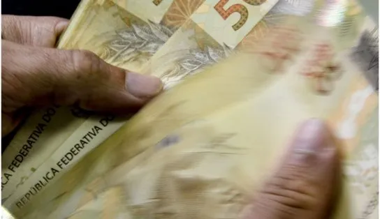 Câmara aprova MP que define salário mínimo em R$ 1.212; matéria segue para análise do Senado