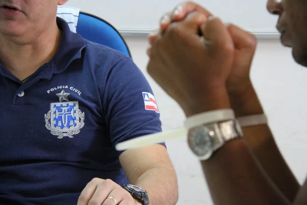 AMOR MARGINAL: Cerco contra quadrilha captura casal de traficantes em Itinga