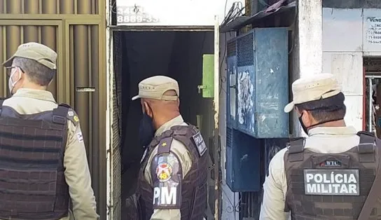 Cantor que mantinha companheira refém e pedia R$ 8 mil se entrega e libera a vítima; suposta traição provocou ira 