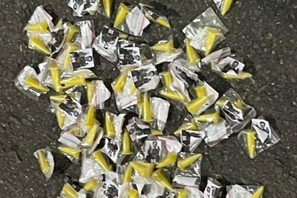 PM apreende drogas no bairro de Pernambu&eacute;s, em Salvador. Foto: Divulga&ccedil;&atilde;o | SSP-BA