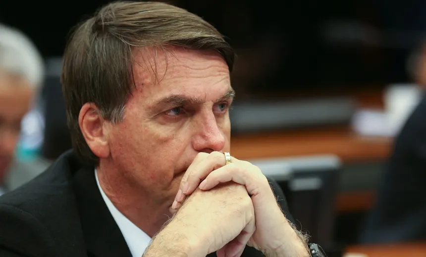Bolsonaro está consciente e em boas condições clínicas, diz hospital