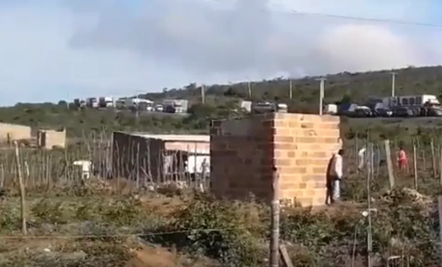 CONFUSÃO: Desocupação de terreno deixa criança baleada na Bahia; Veja vídeo