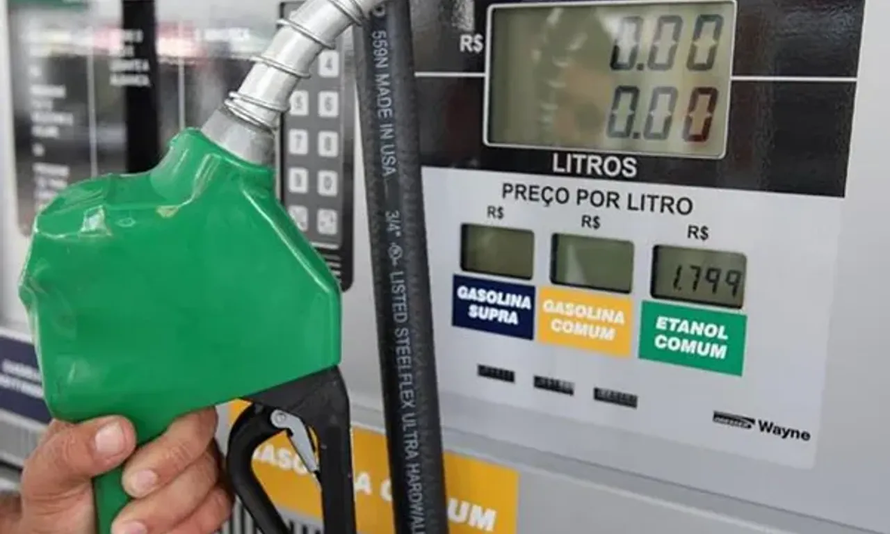 A Acelen, respons&aacute;vel pela Refinaria de Mataripe, anunciou a redu&ccedil;&atilde;o nos pre&ccedil;os da gasolina e diesel de 2,2% e 2,8%, respectivamente. Foto: Procon/MS