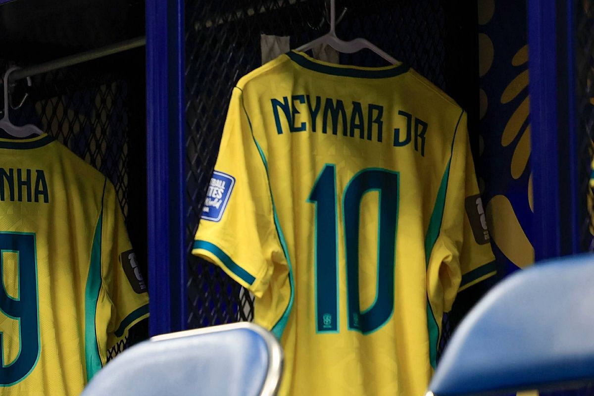 Durante a coletiva, o t&eacute;cnico Carlo Ancelotti falou o porque o camisa 10 Neymar n&atilde;o entrou no jogo contra o Jap&atilde;o enquanto o Brasil perdia. Foto: CBF