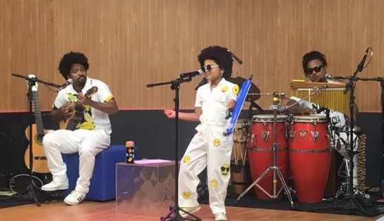 Aos 8 anos, cantora Lilica Rocha esbanja talento e carisma no palco do Cidade Aratu; confira