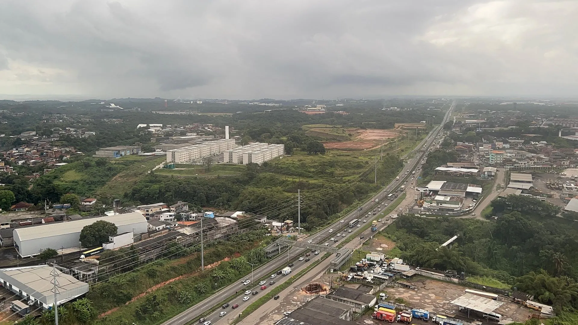 35 km em duas horas: trânsito intenso marca saída de Salvador no sábado