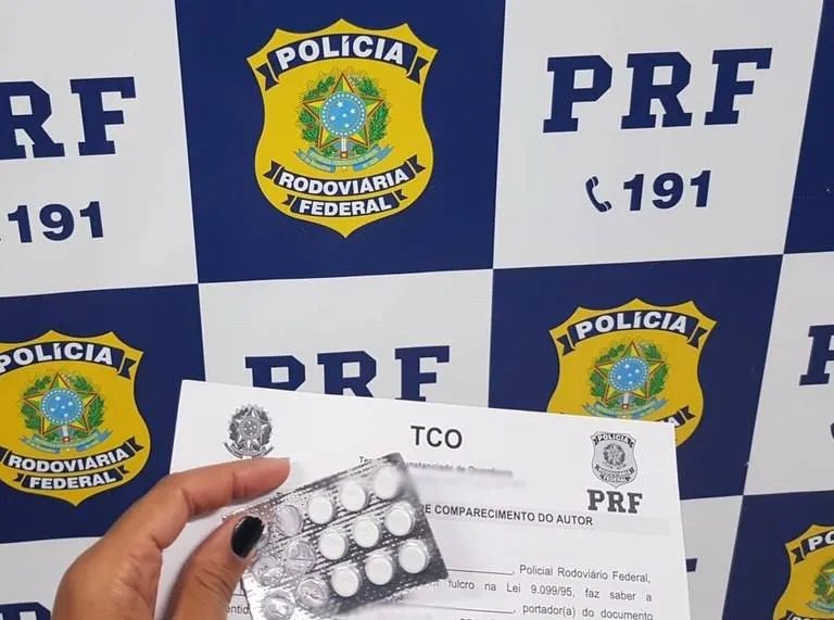 Caminhoneiro é flagrado com remédios para se manter acordado em rodovia da Bahia