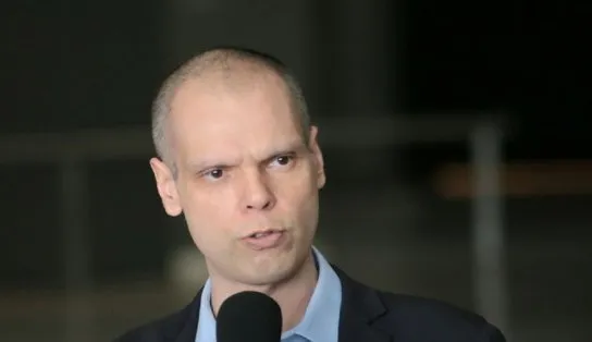 Afastado da Prefeitura de São Paulo, Bruno Covas é internado em UTI para tratar câncer e apresenta sangramento 
