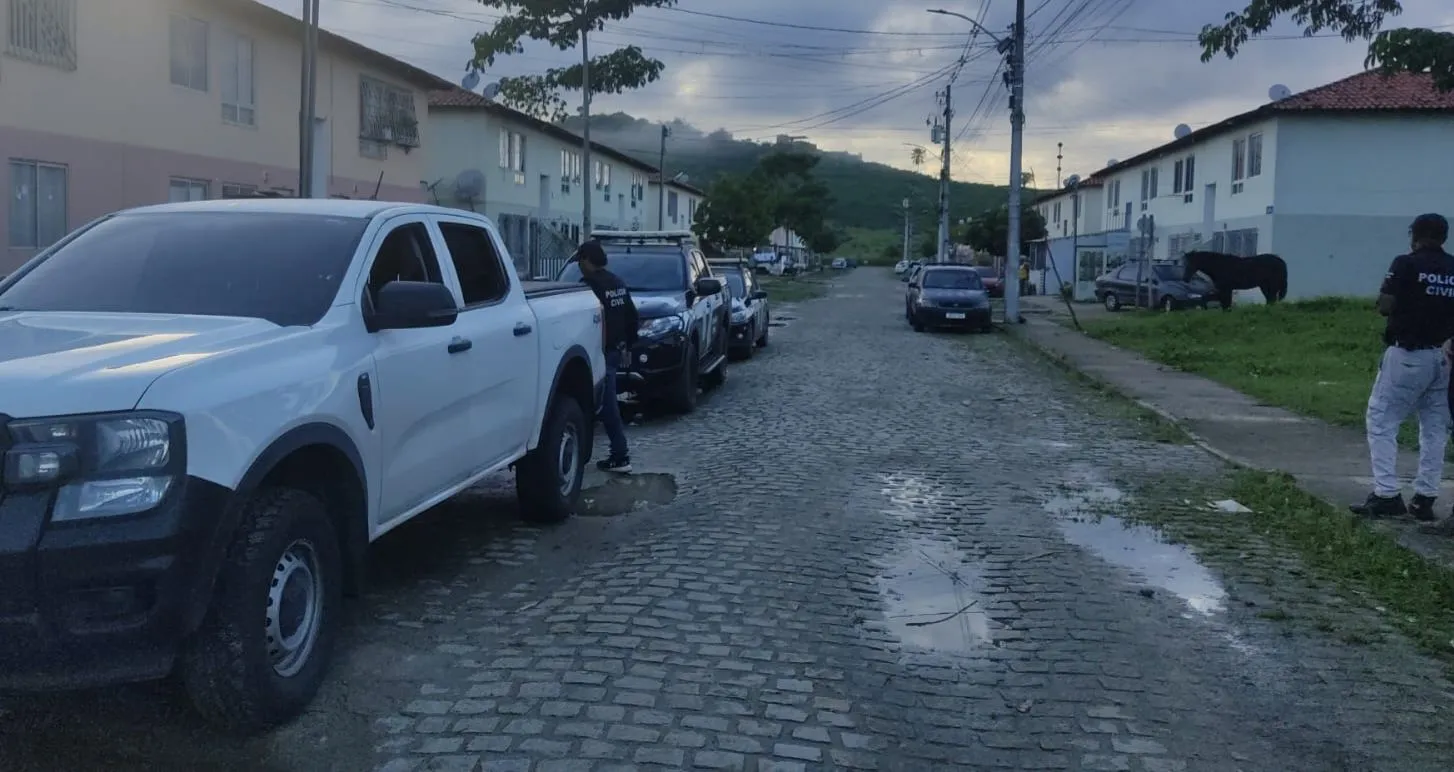 Homem é preso durante operação contra grupo criminoso em Santo Amaro 