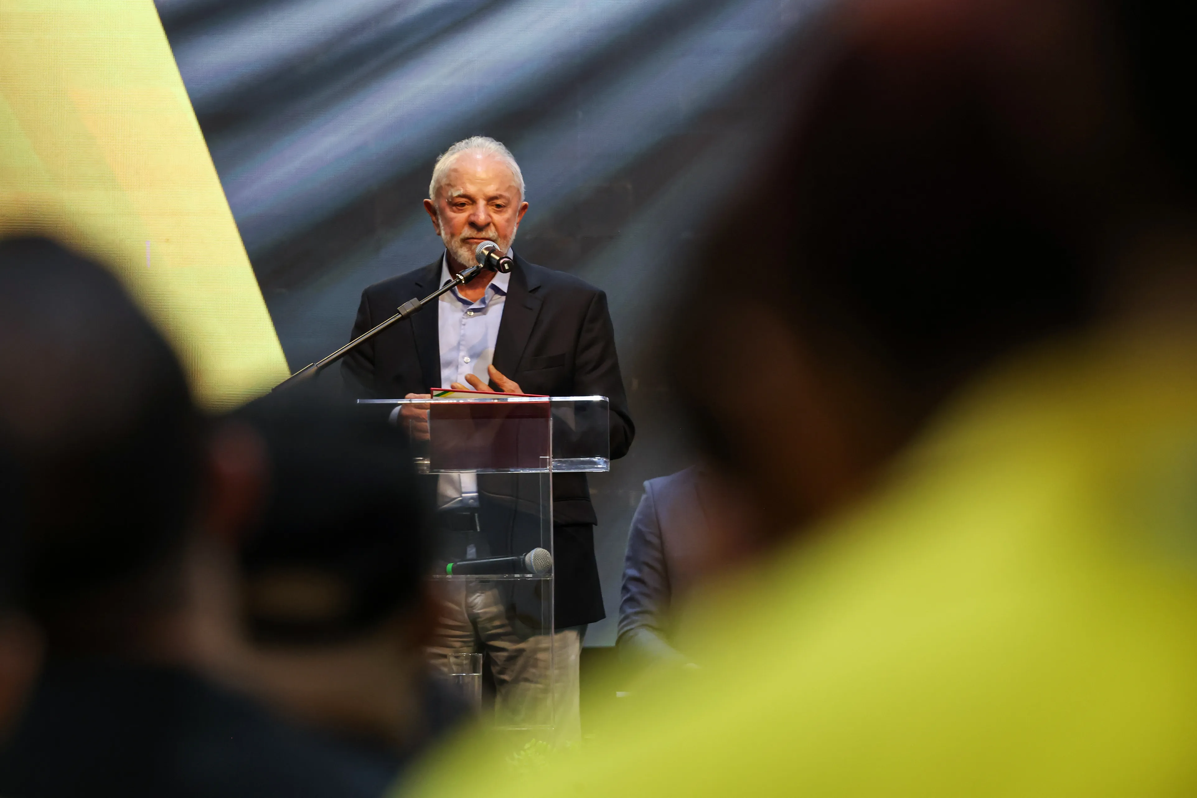 Lula sanciona Orçamento de 2025 com salário mínimo de R$ 1.518