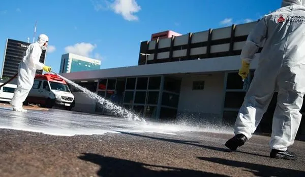 Quase 500 profissionais da saúde já foram afastados de hospitais particulares por contraírem coronavírus