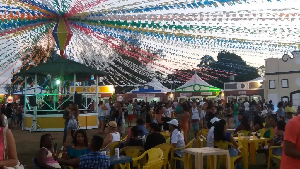 ‘ENCANTADORA’: Decoração do Arraiá se sobressai e chama atenção por originalidade e beleza
