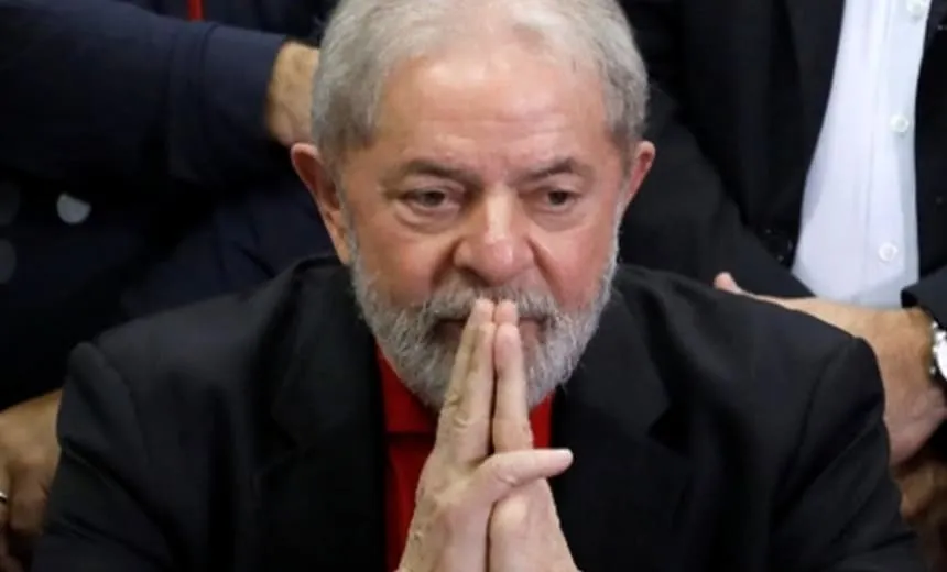 Lula é condenado a 12 anos e 11 meses de prisão por corrupção