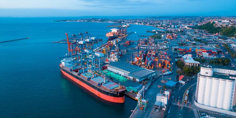 O terminal de Salvador é considerado um dos mais modernos do Brasil, com capacidade para receber navios de até 366 metros de comprimento/Foto: Divulgação/Wilson Sons