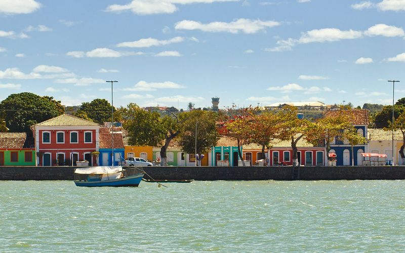 A partir de Porto Seguro, você tem fácil acesso a destinos incríveis como Arraial d'Ajuda, Trancoso, Praia do Espelho e Caraíva, que oferecem algumas das praias mais bonitas da Bahia/Foto: Reprodução