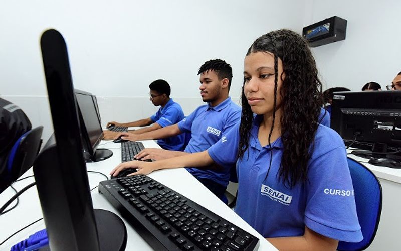 O Senai Bahia oferece uma variedade de cursos técnicos voltados para áreas industriais e de tecnologia/Foto: Valter Pontes