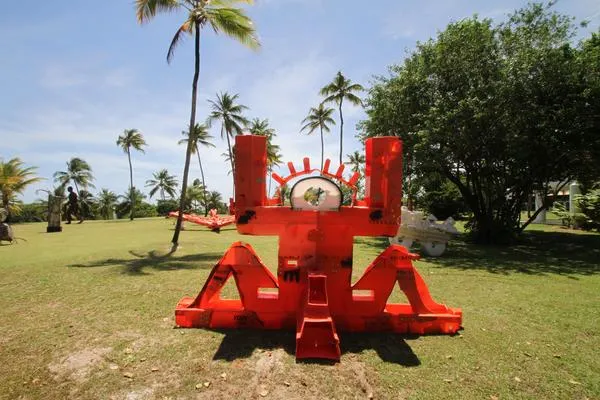 Tivoli Ecoresort Praia do Forte recebe exposição “O olhar material”, do artista visual Bel Borba