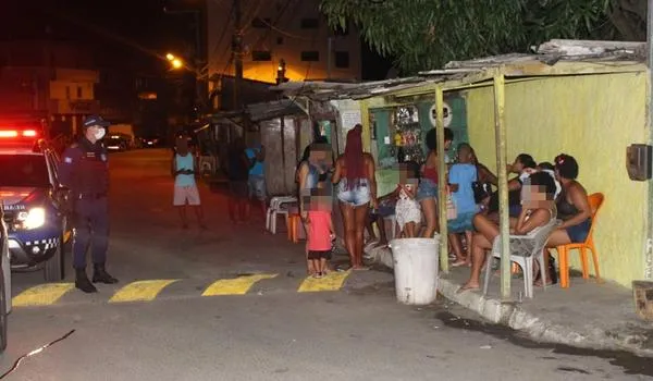  Guarda Civil faz operação em bairros de Salvador pedindo que as pessoas fiquem em casa; assista