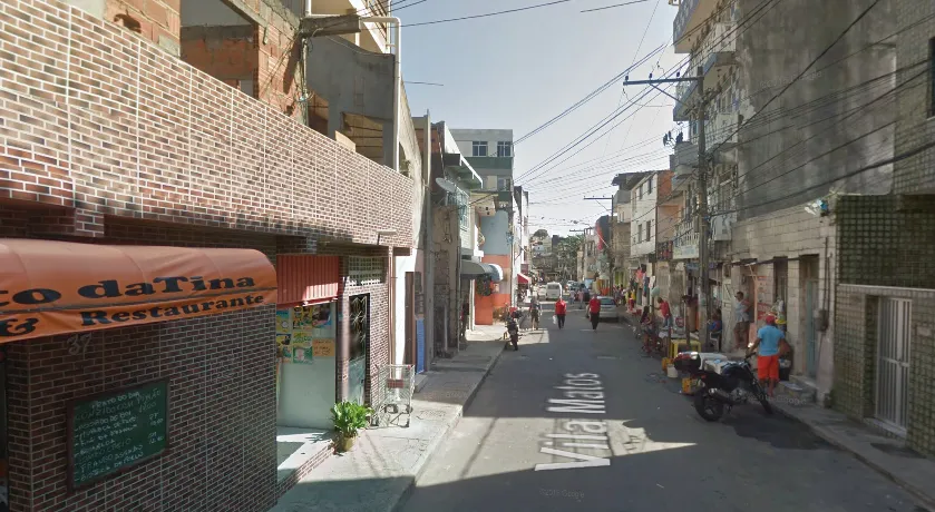 FOGO CRUZADO: Troca de tiros deixa PM e suspeito baleados no bairro de Ondina
