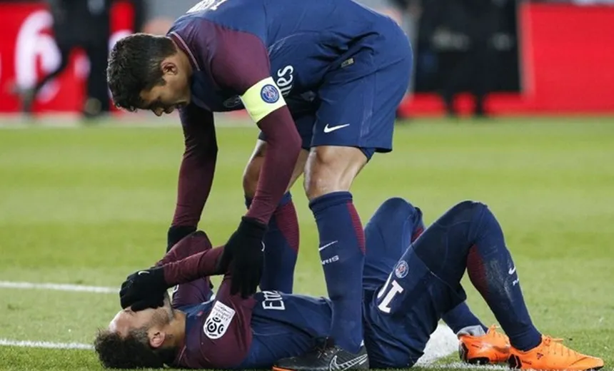ESTÁ FORA! Neymar não joga partida diante do Real Madrid, decreta exame