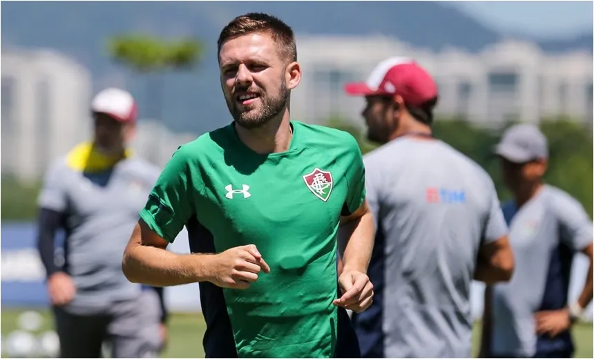 Jogador do Fluminense pode ‘desembarcar’ no Fazendão; Bahia mantém silêncio