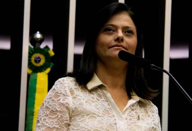 PCdoB define Alice Portugal como pré-candidata a prefeitura de Salvador