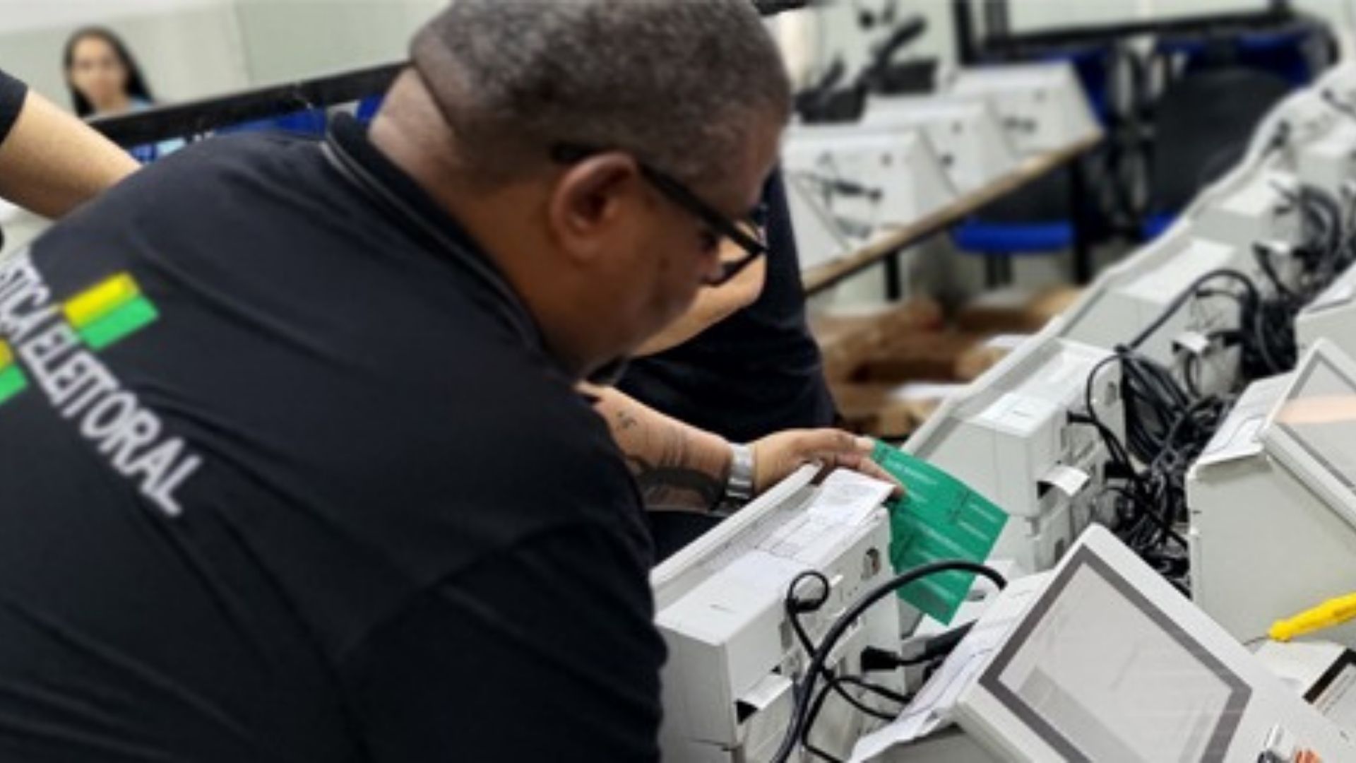 Urnas eletr&ocirc;nicas j&aacute; est&atilde;o sendo preparadas