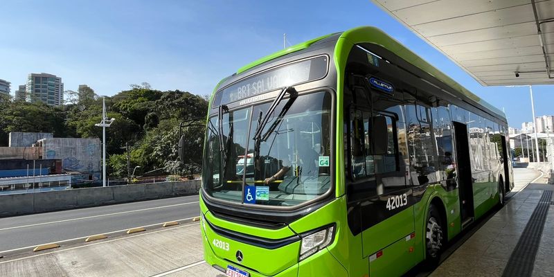 A Mercedes-Benz é uma fabricante de destaque no mercado de ônibus, com uma longa história de produção no Brasil/Foto: Ascom Semob