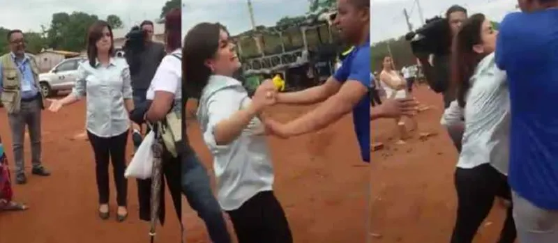 PEGOU AR! Mulher xinga mãe de repórter e ela parte para cima da entrevistada