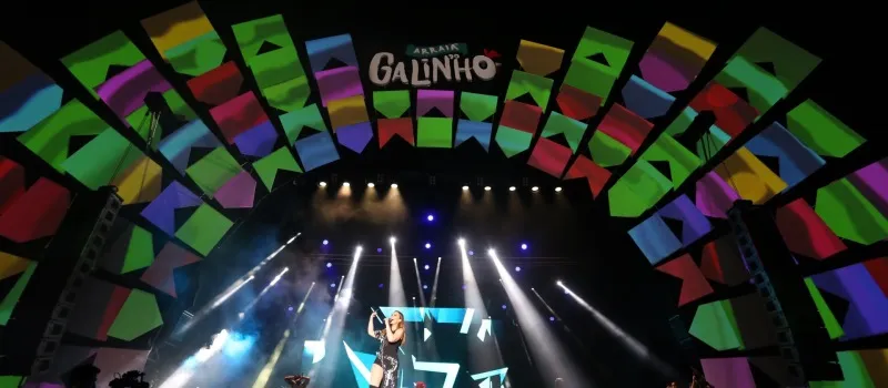GALINHO CASAMENTEIRO: Show de Solange Almeida no Arraiá teve pedido de casamento e “sim”; Assista