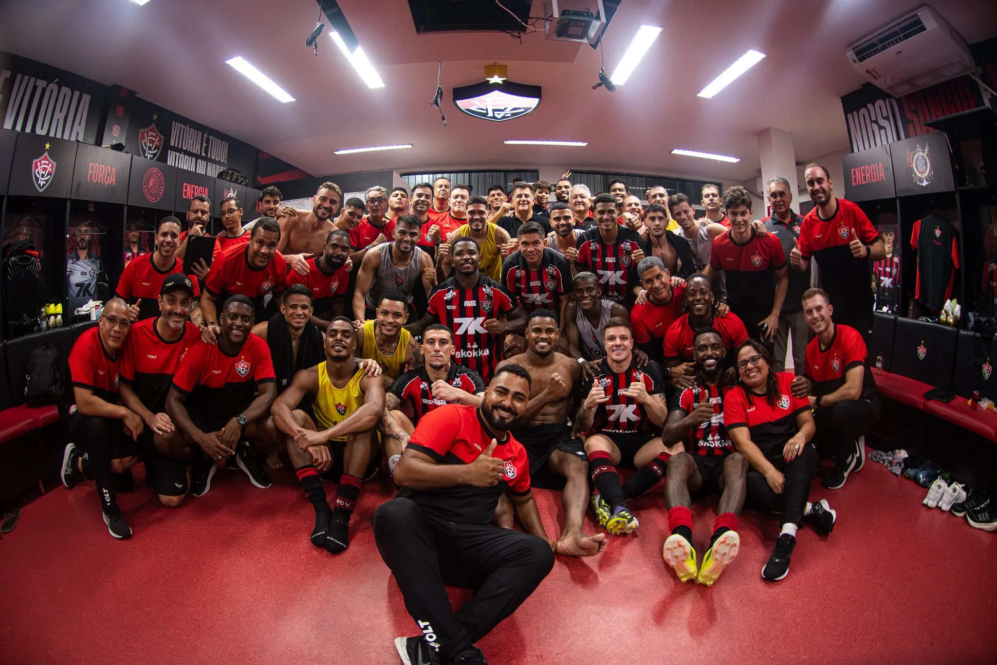 Com gols de Cacá e Ramon, Vitória supera São Paulo com 2x0 no Barradão