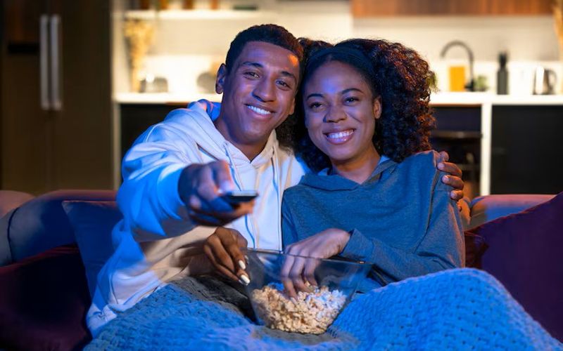 A Netflix re&uacute;ne em setembro produ&ccedil;&otilde;es que marcaram diferentes gera&ccedil;&otilde;es e lan&ccedil;amentos mais recentes. A estrat&eacute;gia permite que o assinante encontre desde cl&aacute;ssicos conhecidos at&eacute; conte&uacute;dos in&eacute;ditos para descobrir ao longo do m&ecirc;s/Foto: Freepik&nbsp;