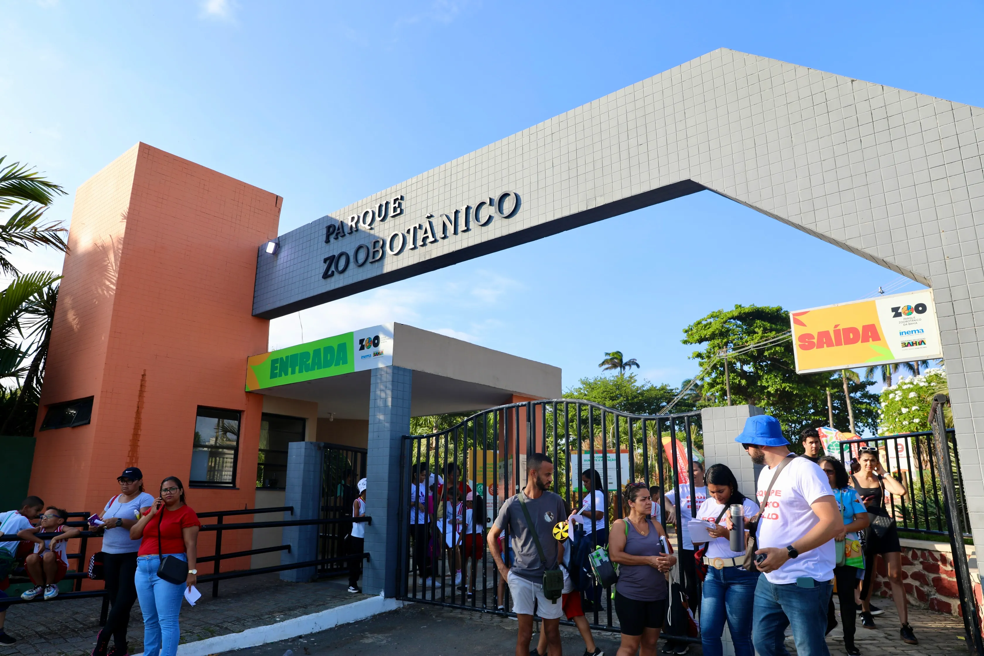 Zoológico de Salvador distribui de mudas e reabre Jardim Ecológico