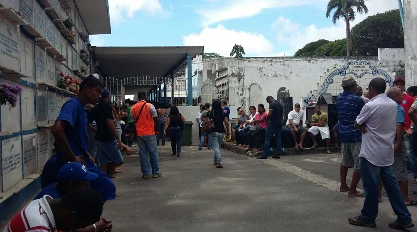 Sete Portas: motorista linchado após acidente estava acompanhado; polícia usará câmeras de segurança
