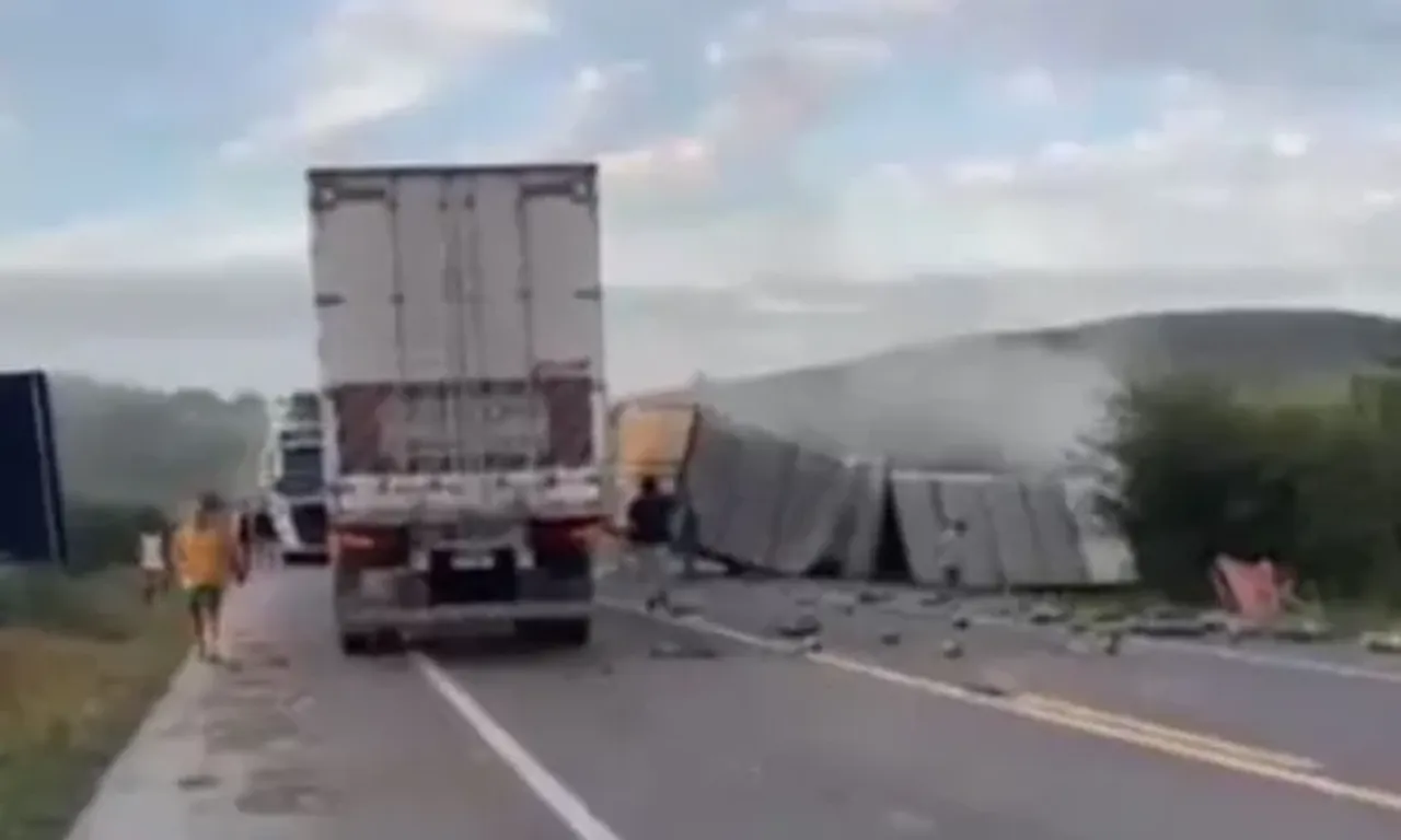 Acidente na Br-116. Foto: redes sociais
