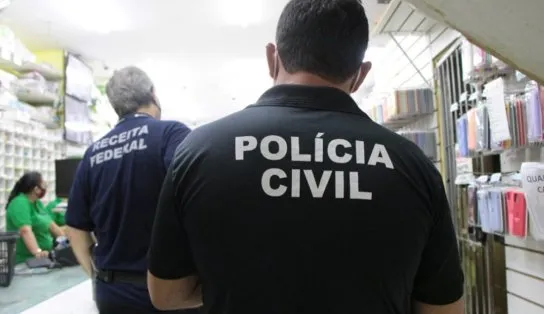 Milhares de itens falsificados são apreendidos em loja da Av. Carlos Gomes; proprietário foi levado à delegacia