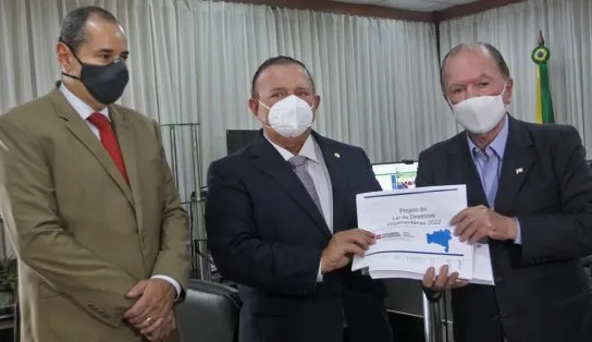 Alba recebe PLDO 2022 do Executivo; documento prevê receita de R$ 50,7 bilhões