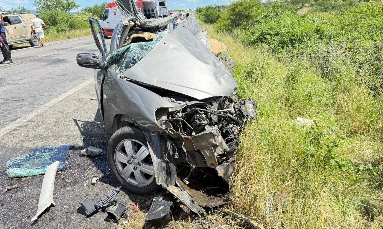 Duas pessoas morrem ap&oacute;s colis&atilde;o frontal em Rafael Jambeiro.Foto: Reprodu&ccedil;&atilde;o